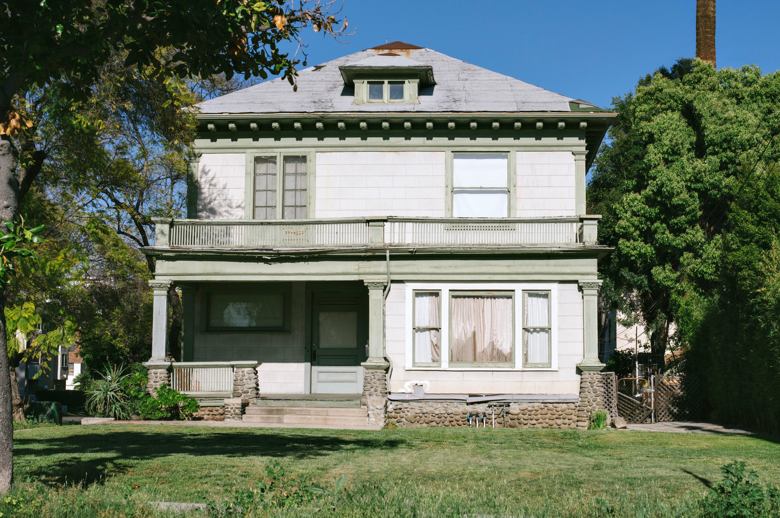 Selling a Distressed Property in Virginia: How Cash Sales Provide Relief