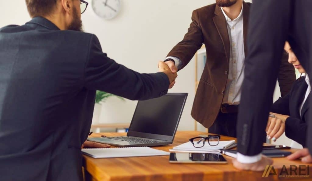 How Lien Resolution Affects the Closing Timeline